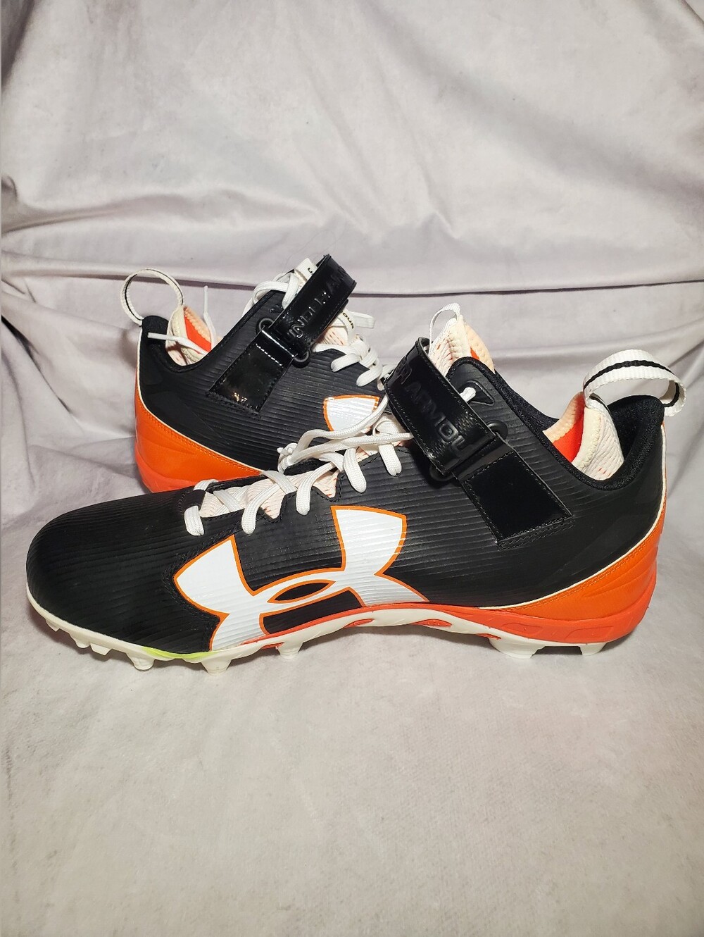 Under Armour Men's Team Spine MC Fierce Football Cleats 1292413-003 Size 14.5